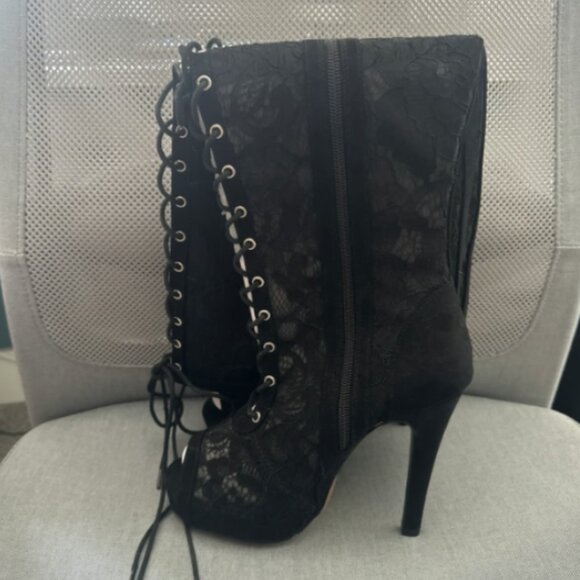 NWT Torrid black‎ all over lace, lace-up over-knee boots - Picture 2 of 5